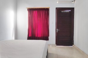 Double Room | Free WiFi, bed sheets - SPOT ON 90962 Sedana House (Jimbaran)