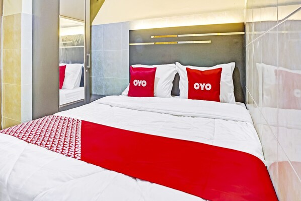 Deluxe Double Room | Desk, free WiFi, bed sheets