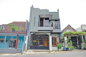 Depan hartanah
