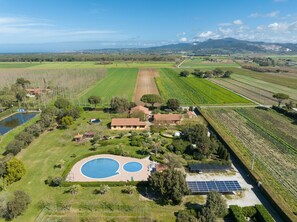 Pool - Farmhouse "Il Girasole - Cappero" with Shared Pool, Shared Garden & Wi-Fi (Venturina Terme)