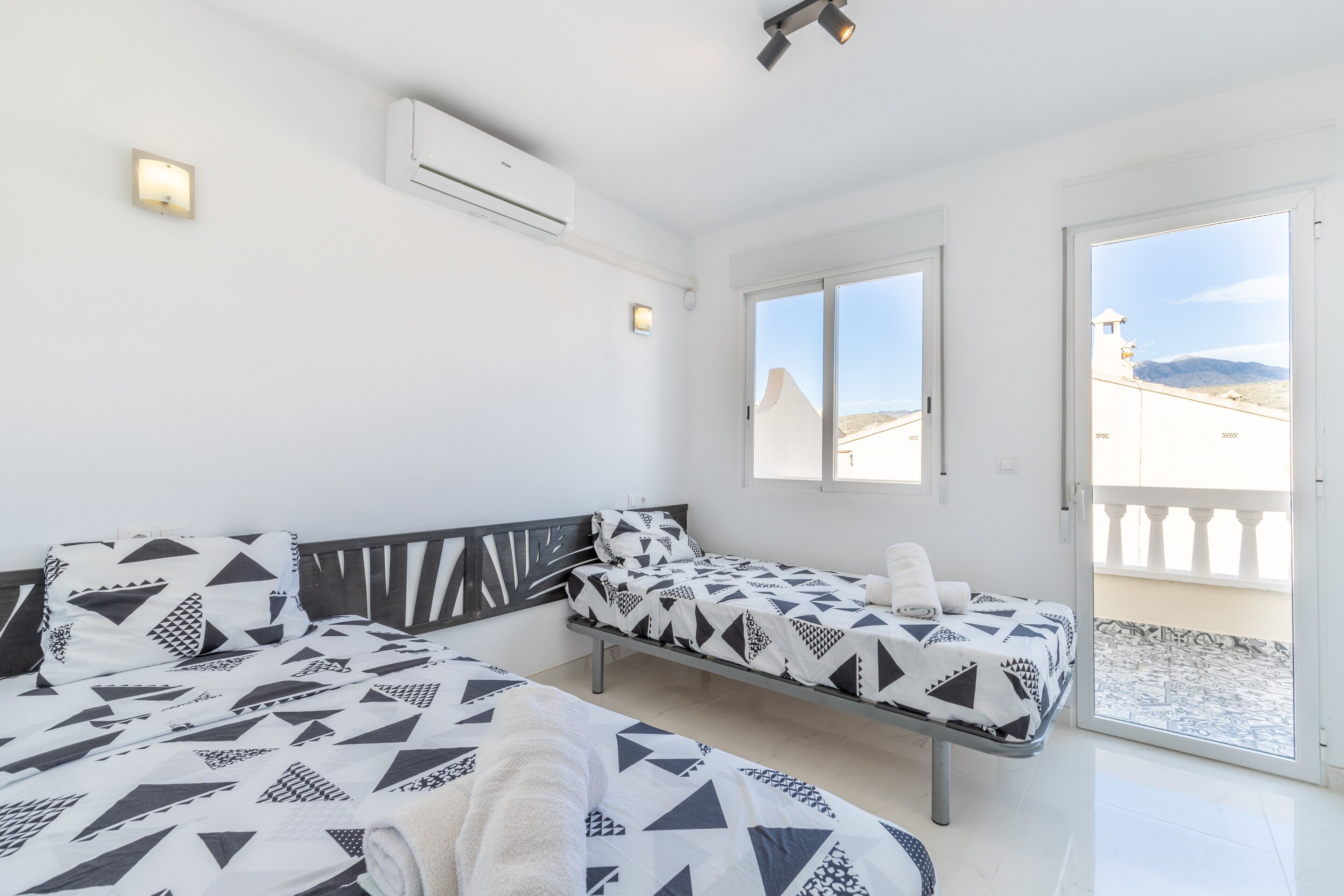 2 bedrooms, iron/ironing board, free WiFi, bed sheets