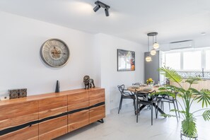 Dining - Sol y Sombra Holiday Home with Shared Pool, WiFi and Air Conditioning (El Campello)