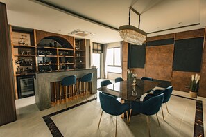 Dining - 4 bedroom ultra luxury pool villa with lake view and daily cleaning (Muang Pattaya)