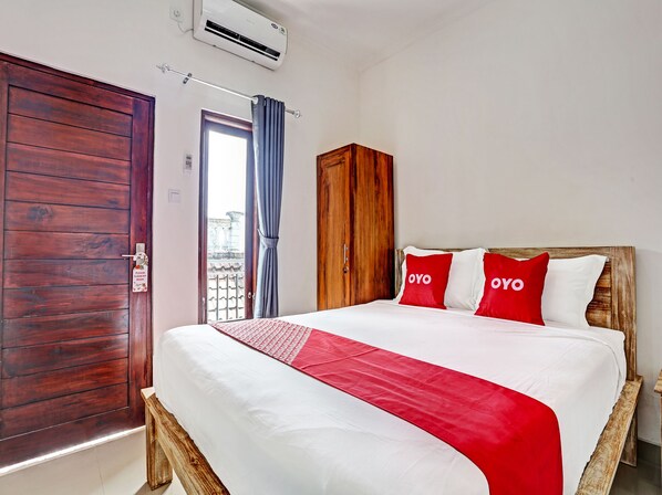 Free WiFi, bed sheets