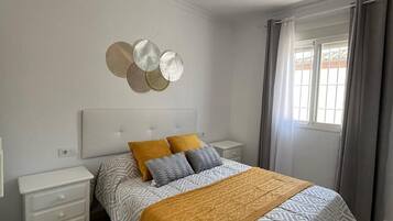 2 bedrooms, iron/ironing board, free WiFi, bed sheets