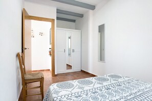 2 dormitoris, planxa i posts de planxar, wifi gratuïta i roba de llit 