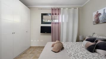 2 quartos, ferros/tábuas de passar roupa, Wi-Fi de cortesia