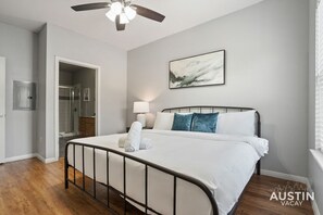 2 habitaciones, escritorio, tabla de planchar con plancha y wifi gratis