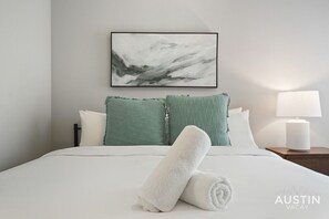 2 bedrooms, desk, iron/ironing board, free WiFi