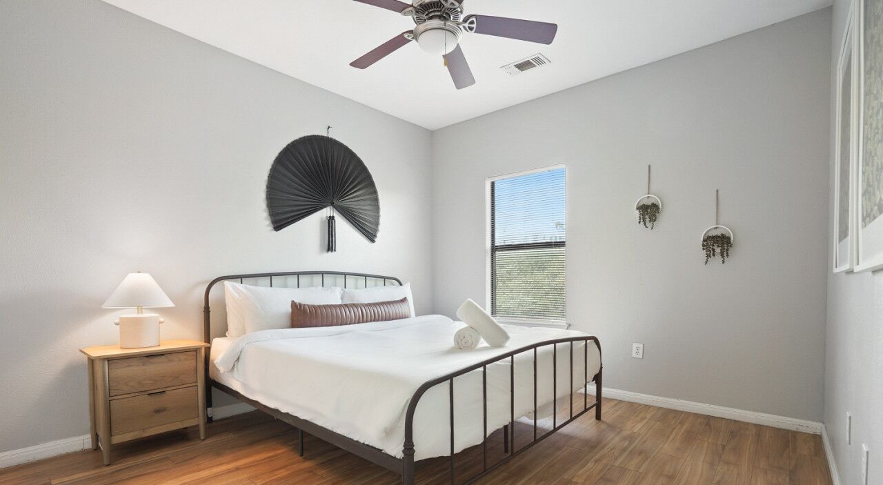 Close to it All in West Campus 2BR w/ Free Parking