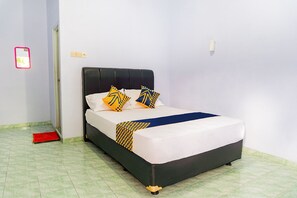 Double Room - Hotel O Griya Ketapang (Banyuwangi)