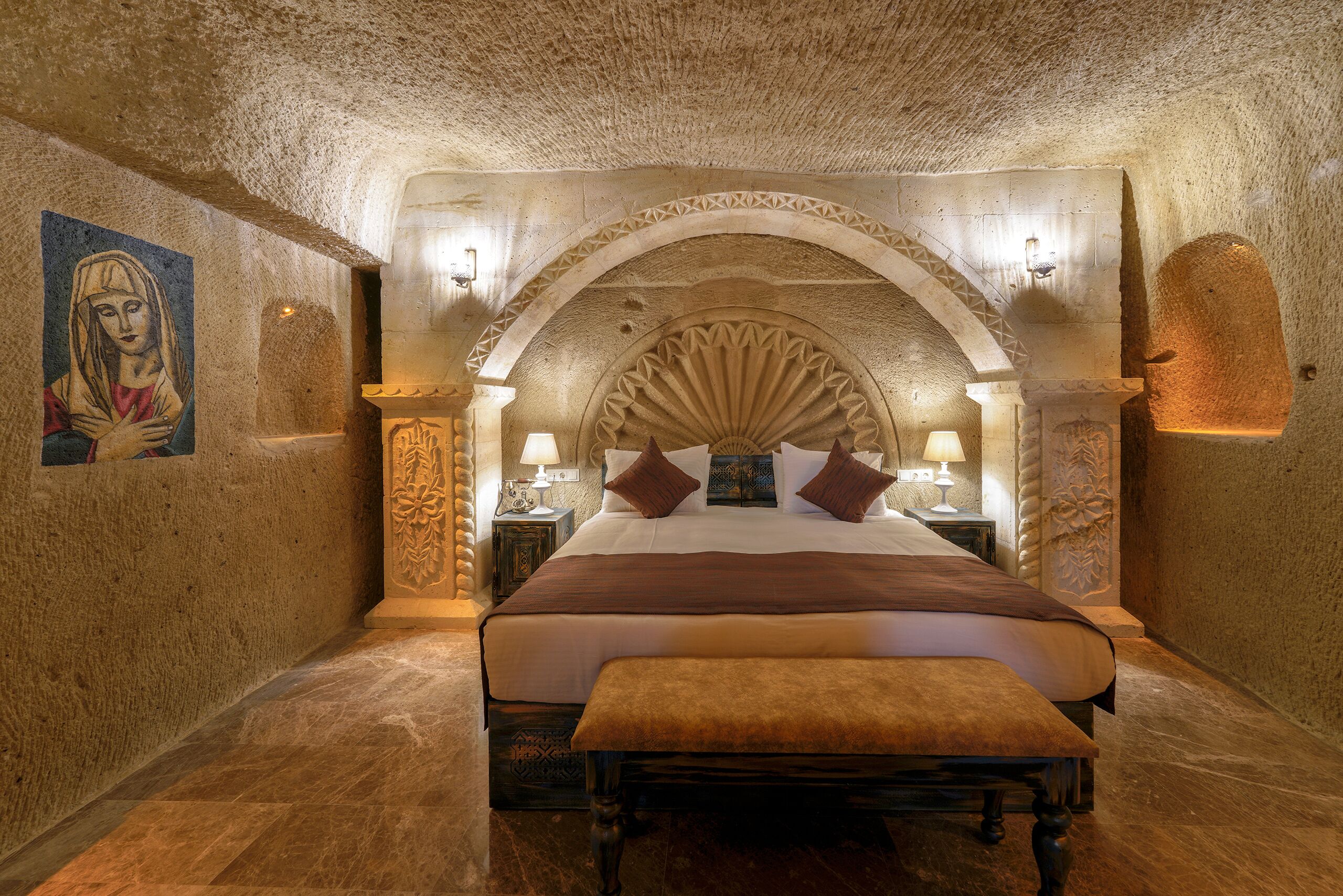 Egyptian cotton sheets, premium bedding, minibar, individually decorated