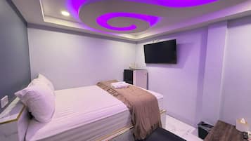 Deluxe Double Room, No Windows | Desk, iron/ironing board, free WiFi, bed sheets