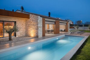 Pool - Modern villa with pool for 6 people in Bale (Bale)