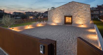 Moderne Villa mit Pool für 6 Personen in Bale