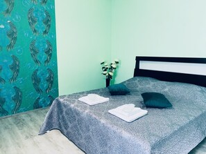 2 bedrooms, iron/ironing board, WiFi, bed sheets - Green space (T'bilisi)