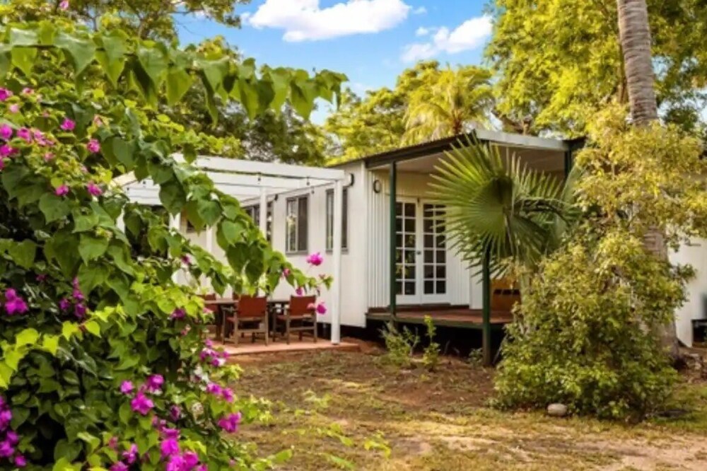 Kookaburra Bush Retreat - on 3 Acres, Tucked Behind Sand Dunes of Cable Beach