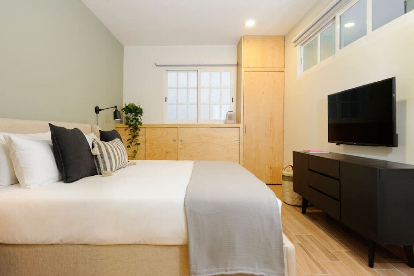 Cozy Apt. hidden inside an antique plaza @Juarez