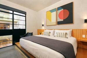 1 bedroom, desk, iron/ironing board, free WiFi