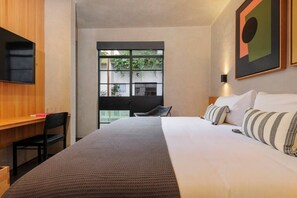 1 habitación, escritorio, tabla de planchar con plancha y wifi gratis 