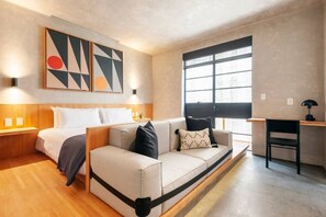 1 habitación, escritorio, tabla de planchar con plancha y wifi gratis 