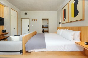 1 slaapkamer, een bureau, een strijkplank/strijkijzer, wifi