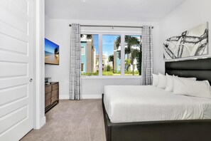 3 bedrooms, in-room safe, iron/ironing board, travel cot