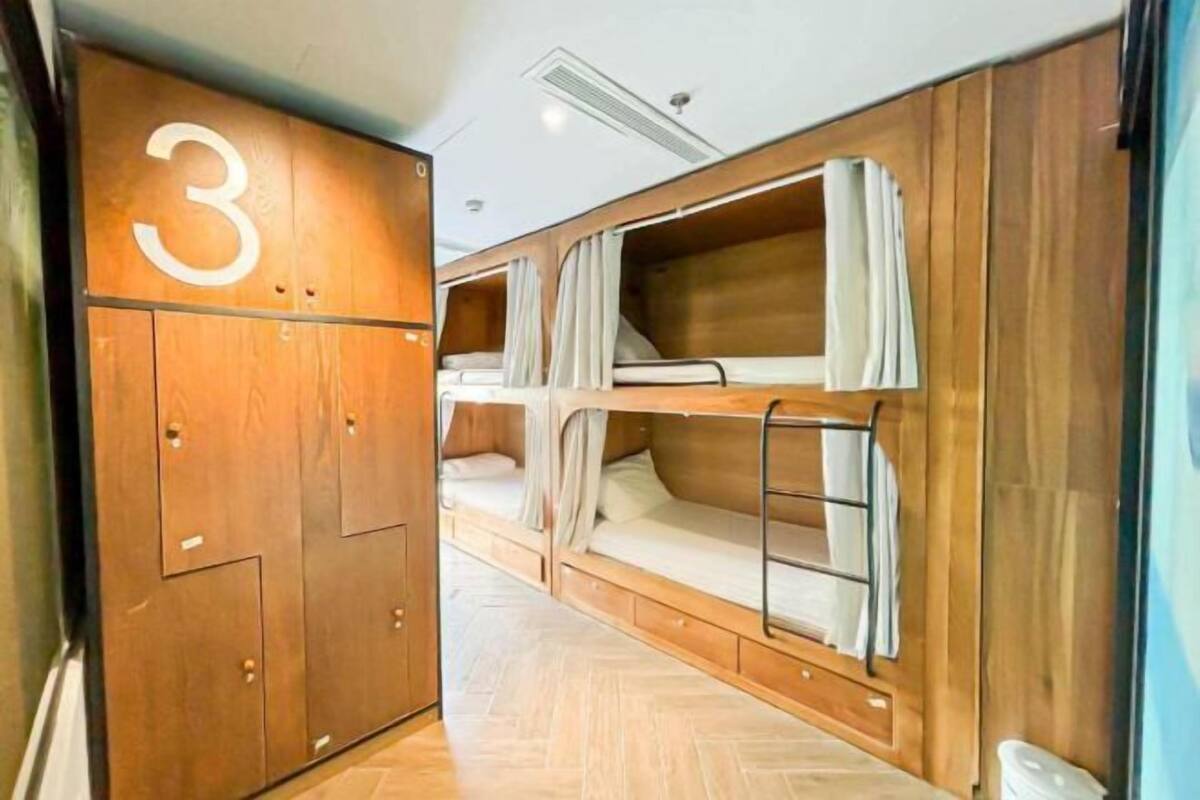 Premium bedding, minibar, individually furnished, desk