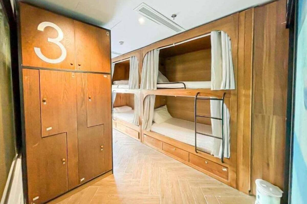 Premium bedding, minibar, individually furnished, desk