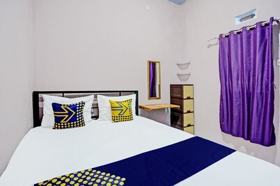 Hotel O Sobat Ijen HomestayNearSungai Prengsengan