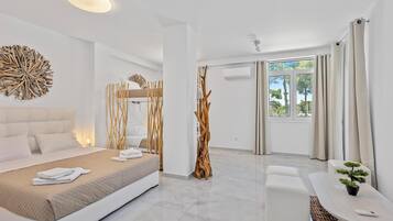 Superior Studio, Balcony