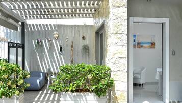 Duplex, Garden View (Split Level) | Terrace/patio