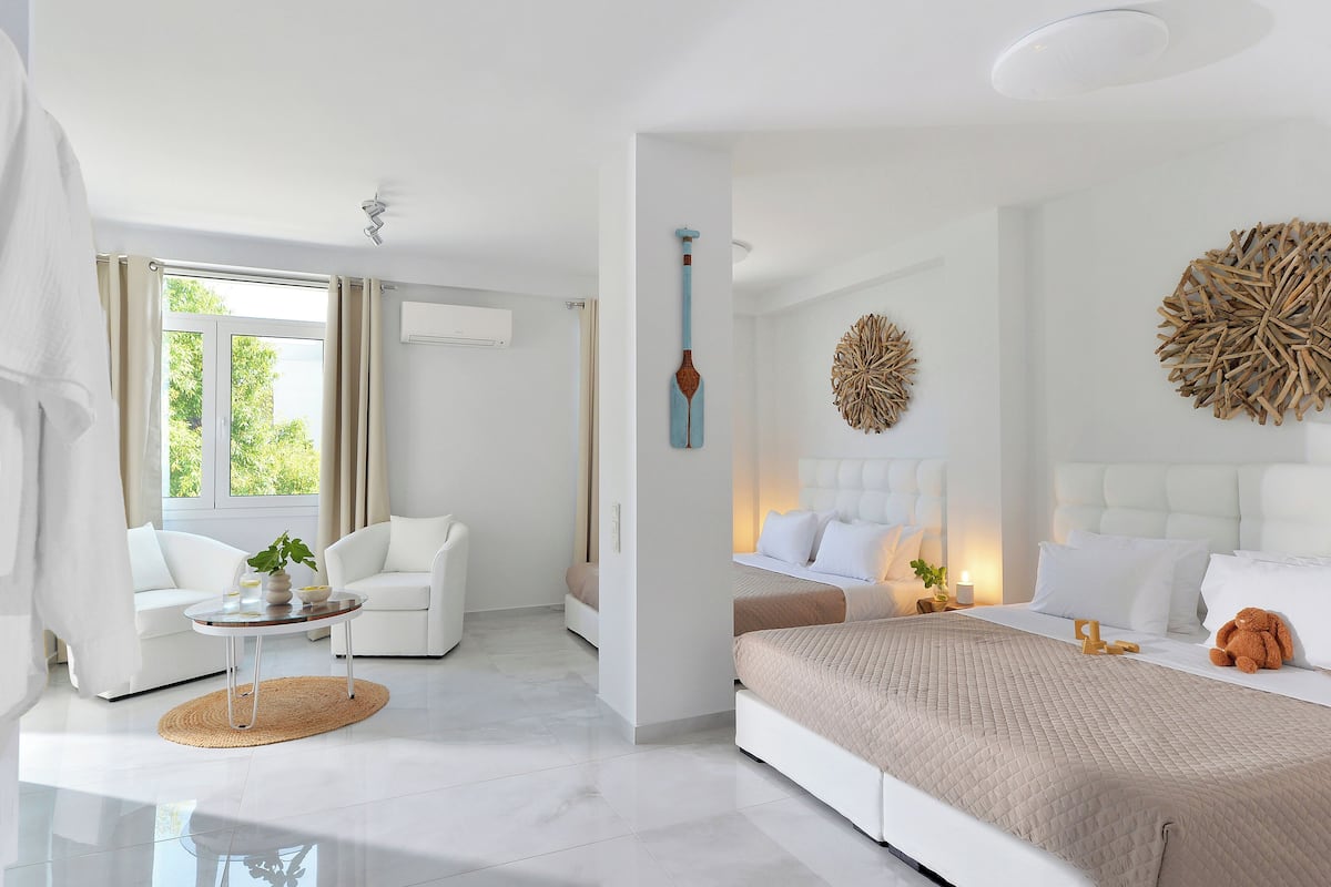 Family Room, Balcony | Garden view