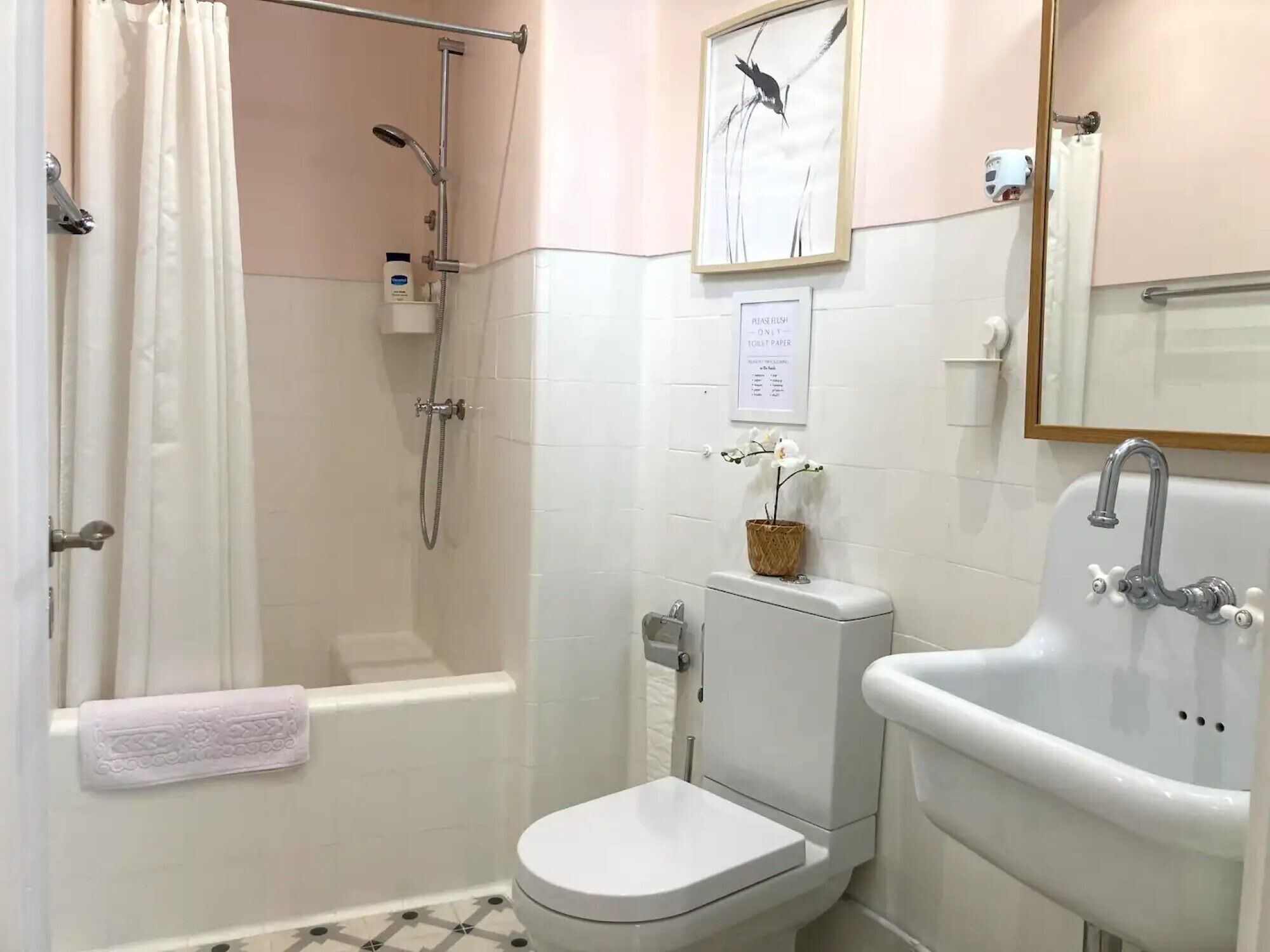 Estúdio Aconchegante c/ Jardim Privado - a 8 Min. da Praia