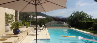Nyons ,villa au Cœur des Vignes et des Oliviers Avec Grande Piscine