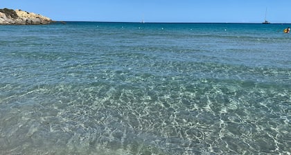 Stunning sea view villa w/private pool - 5 minutes from the beach!