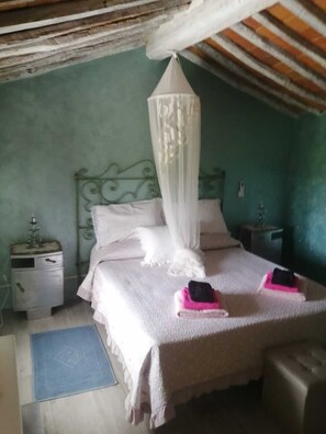 4 bedrooms, in-room safe, iron/ironing board, travel crib