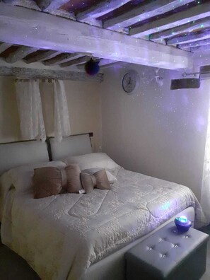 4 bedrooms, in-room safe, iron/ironing board, travel crib