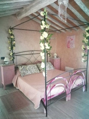 4 bedrooms, in-room safe, iron/ironing board, travel crib