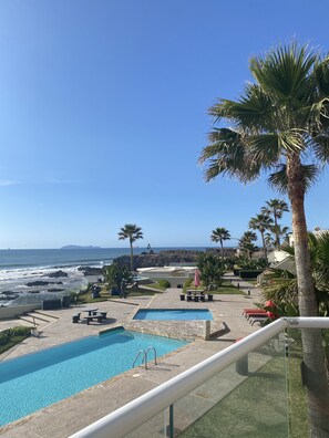 Pool - Million Dollar View-Ocean Front Condo (Rosarito)
