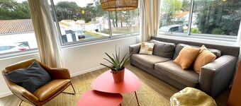 Charming Villa Near Beach with Heated Pool, Wi-Fi, Billiards, and Garage