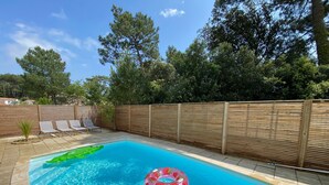 Pool - Charming Villa Near Beach with Heated Pool, Wi-Fi, Billiards, and Garage (La Tranche-sur-Mer)