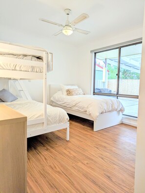 3 bedrooms, in-room safe, iron/ironing board, travel cot