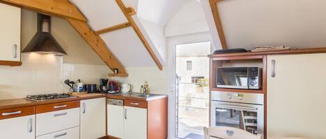 Fridge, microwave, dishwasher