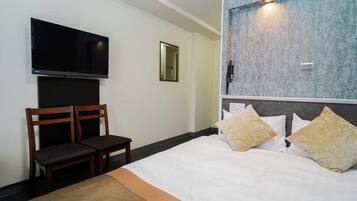 1 slaapkamer, een strijkplank/strijkijzer, gratis wifi, beddengoed