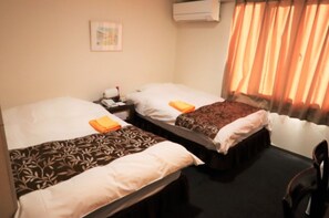 1 camera, una scrivania, ferro/asse da stiro, Wi-Fi gratuito