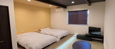 1 bedroom, desk, free WiFi, bed sheets