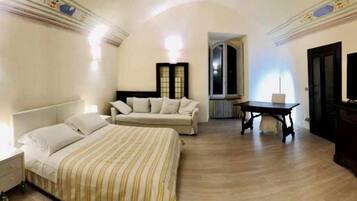 1 bedroom, desk, WiFi (free), bed sheets