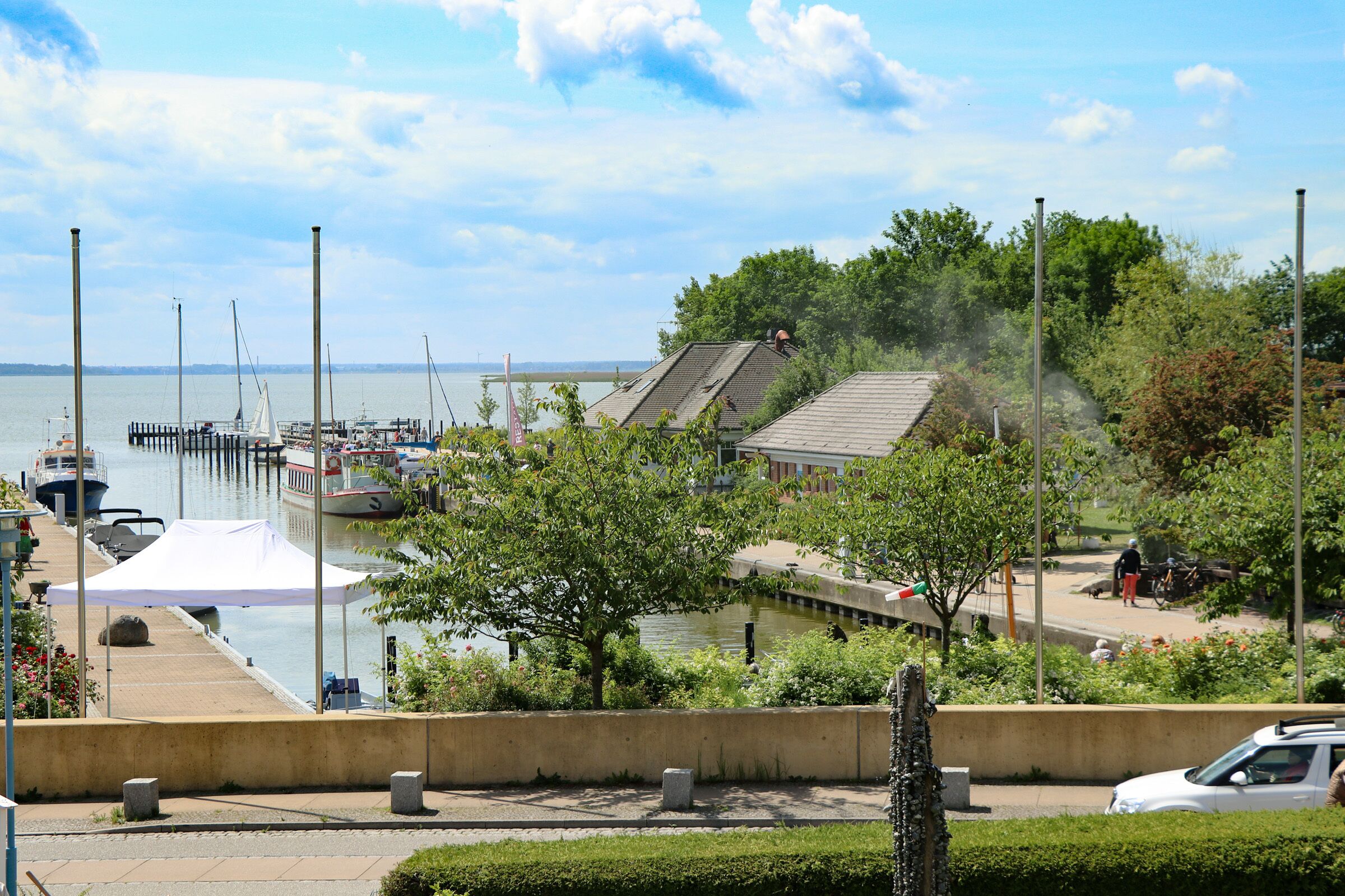 Doppelzimmer mit Balkon und Boddenblick Direkt am Hafen von Wustrow