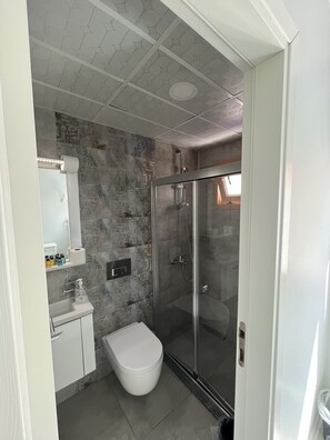 Triple Room | Bilik Mandi